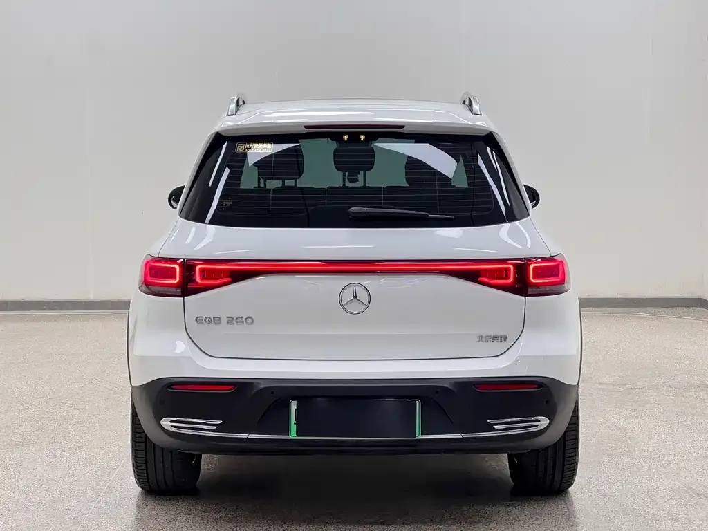 Mercedes-Benz EQB — фото 7