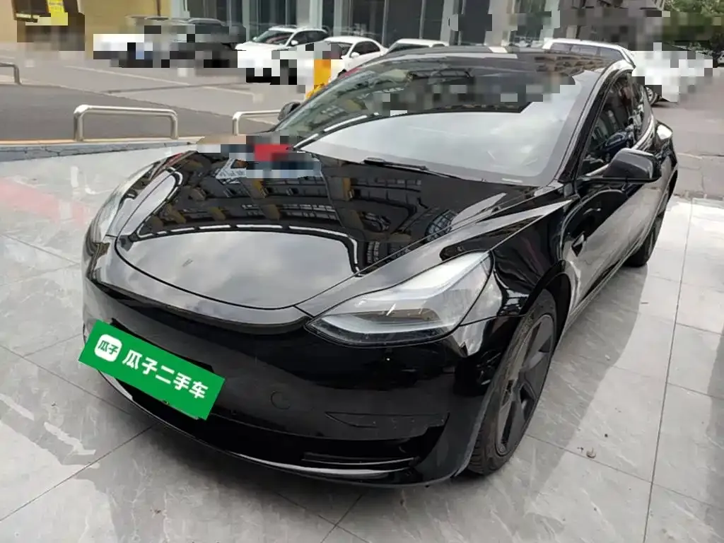Tesla Model 3 — фото 1