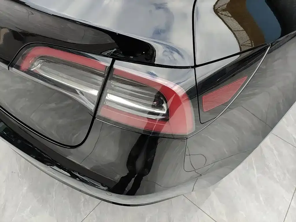 Tesla Model 3 — фото 4