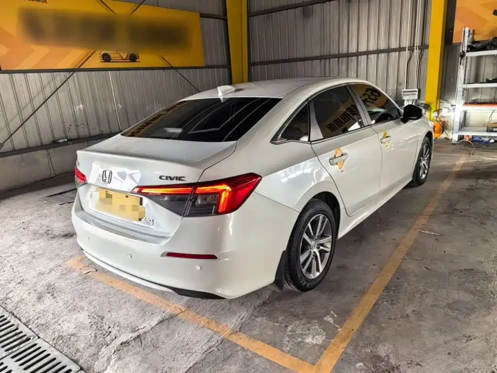 Honda Civic — фото 8