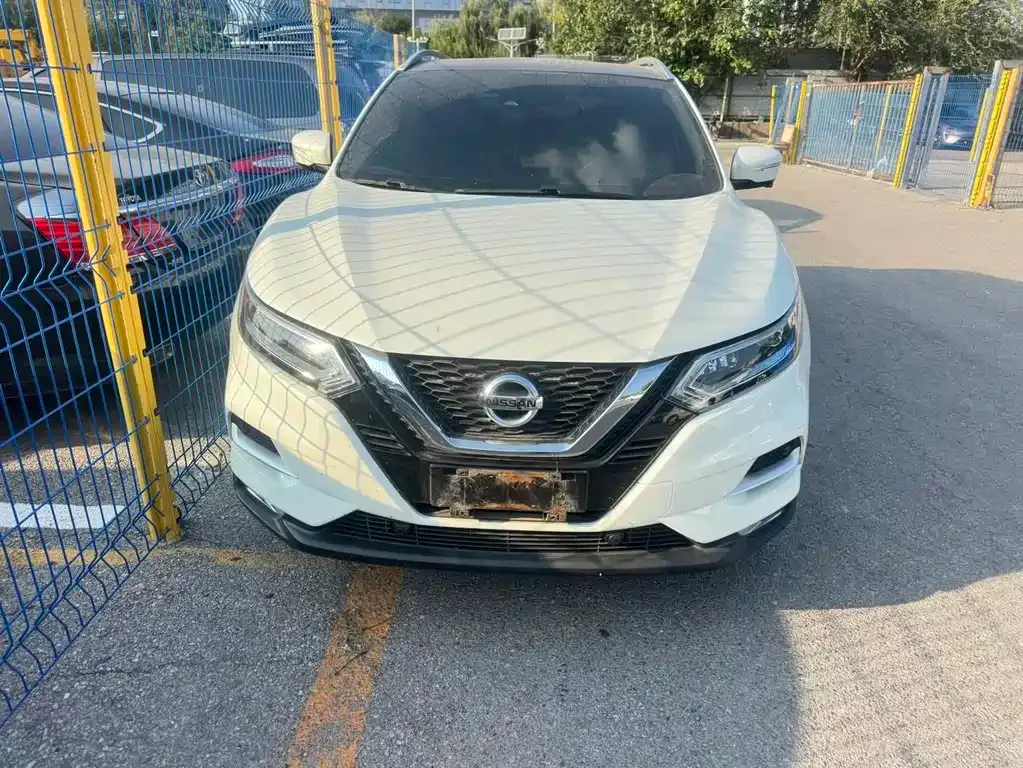Nissan Qashqai — фото 9