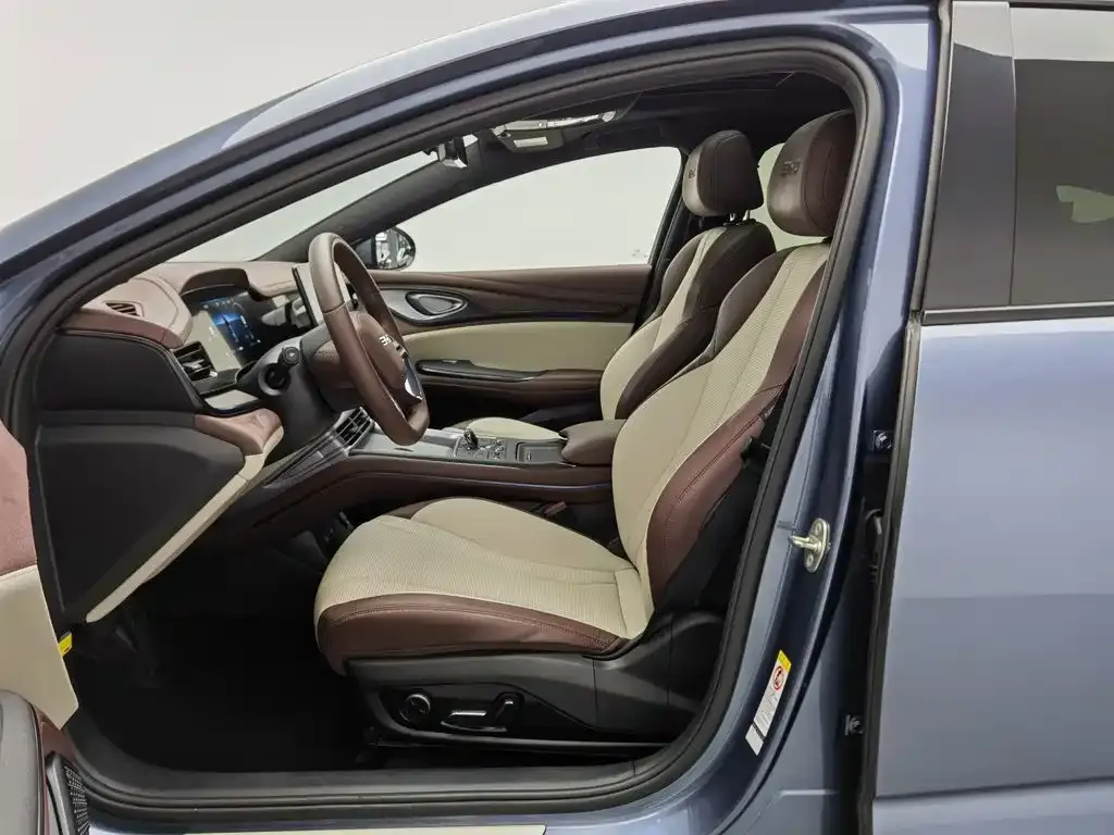 BYD Seal — фото 10