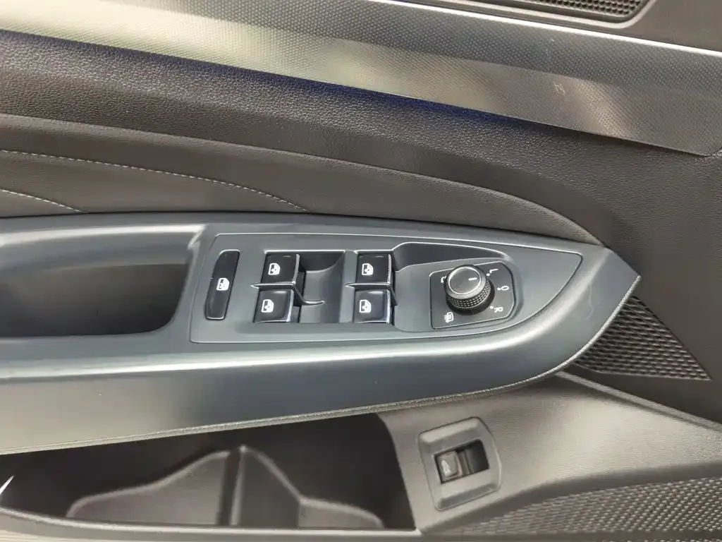 Volkswagen Passat — фото 10