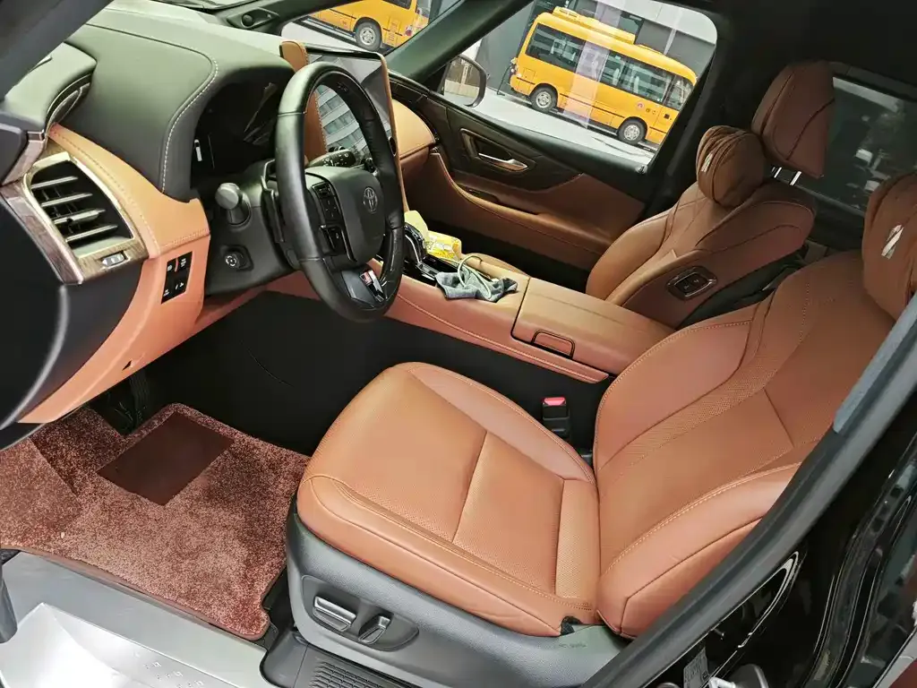 Toyota Alphard — фото 3