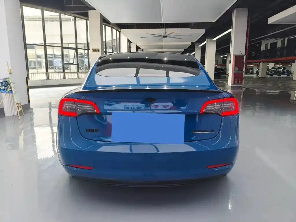 Tesla Model 3 — фото 4
