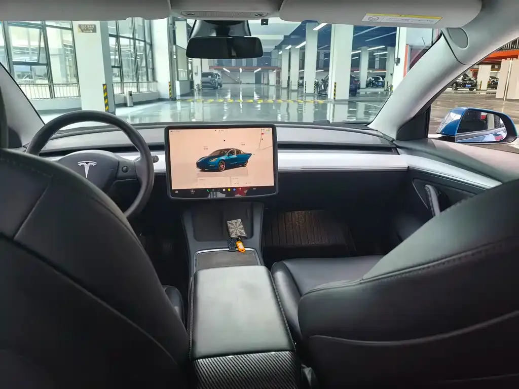 Tesla Model 3 — фото 6