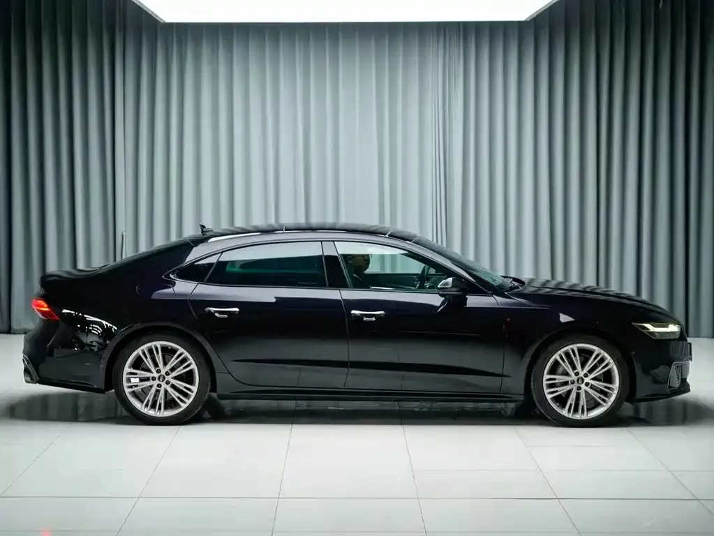 Audi A7L — фото 9