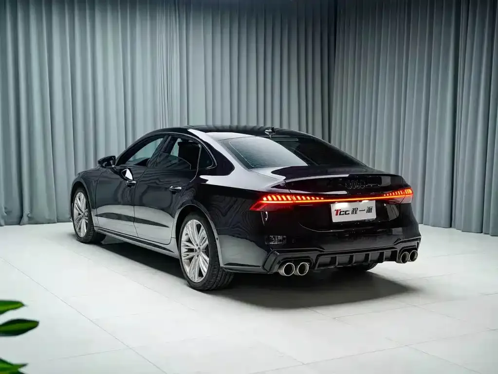 Audi A7L — фото 3