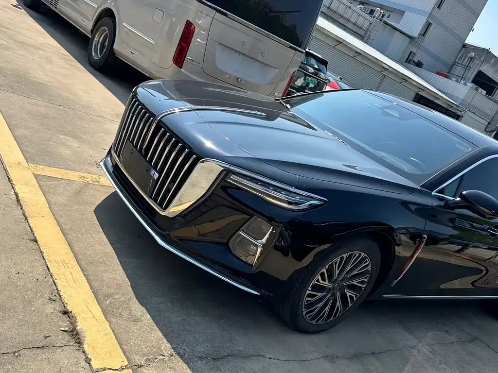 Hongqi H5 — фото 2
