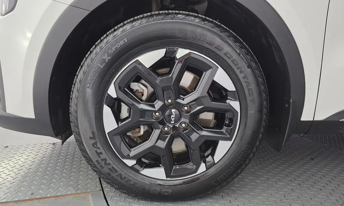 Kia Sorento — фото 7