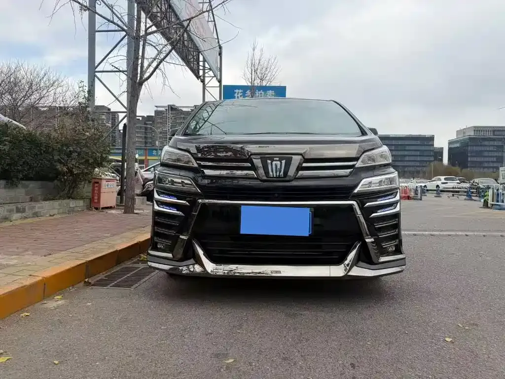 Toyota Vellfire — фото 4