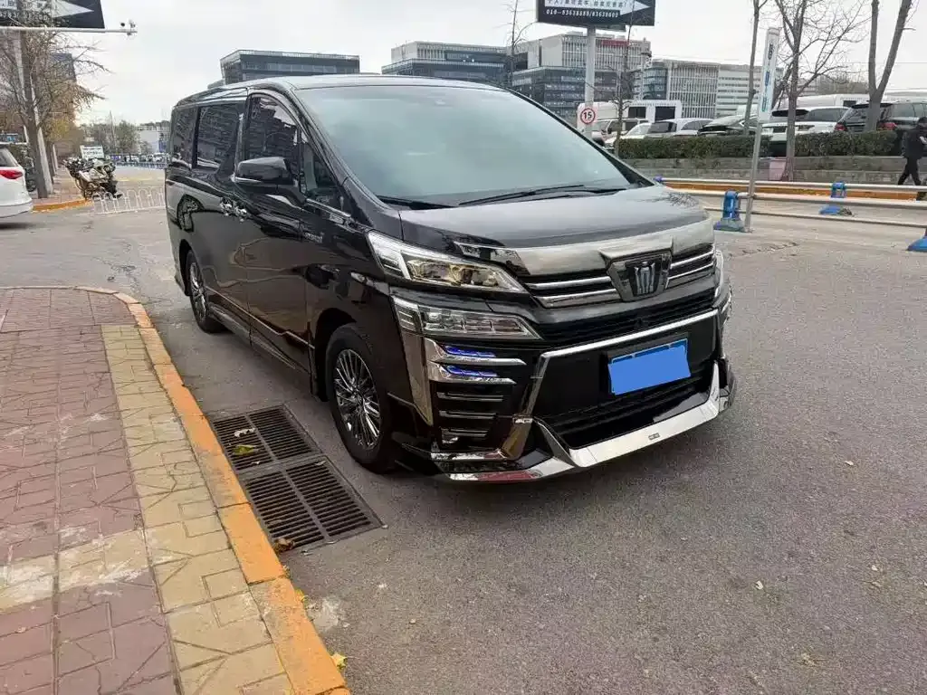 Toyota Vellfire — фото 5