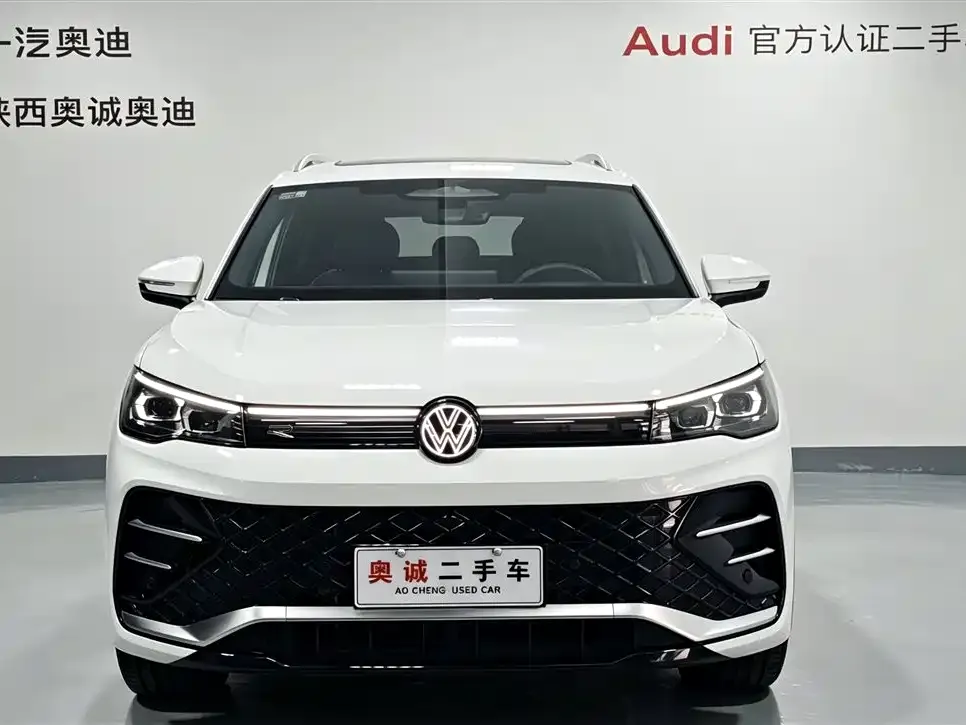 Volkswagen Tiguan L — фото 8