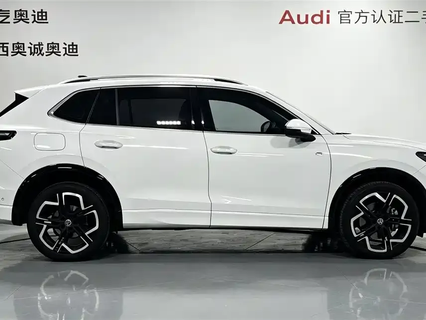 Volkswagen Tiguan L — фото 4