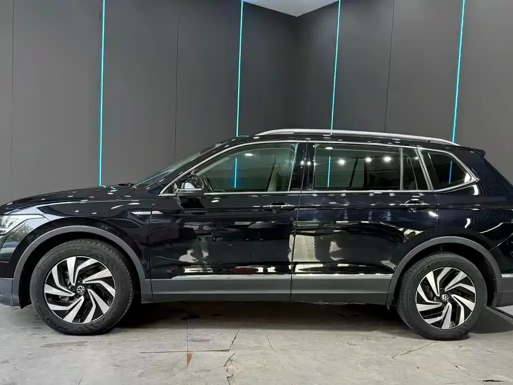 Volkswagen Tiguan L — фото 4