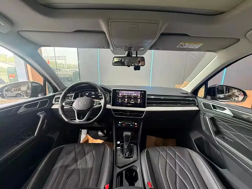 Volkswagen Tiguan L — фото 3