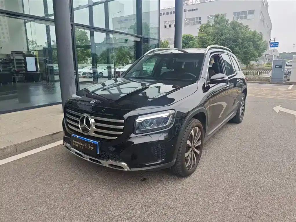 Mercedes-Benz GLB — фото 1