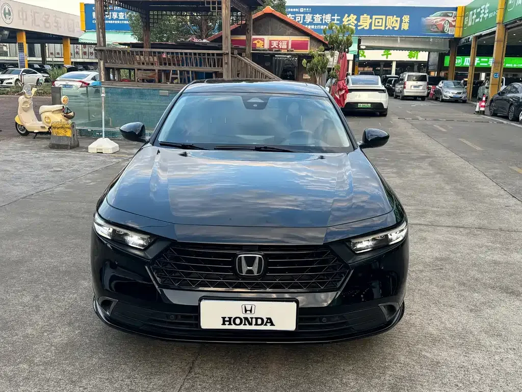 Honda Accord — фото 9