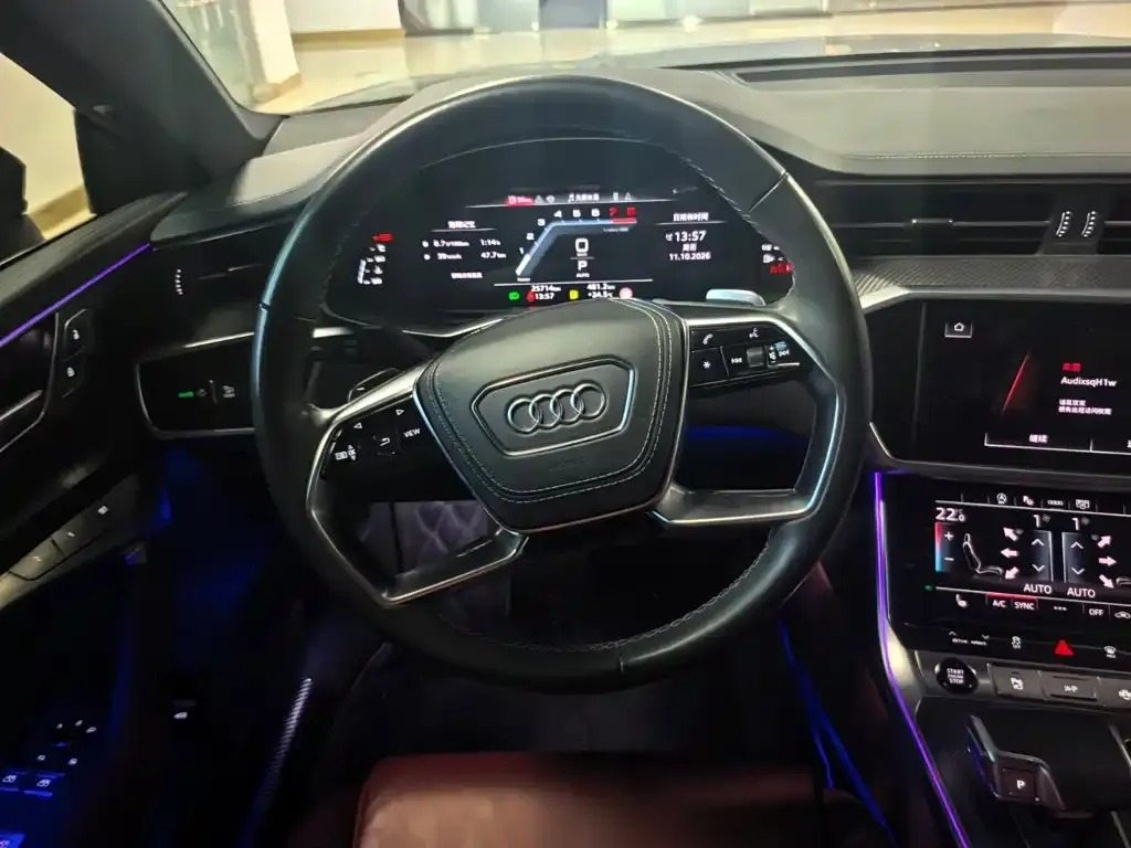 Audi A7L — фото 6