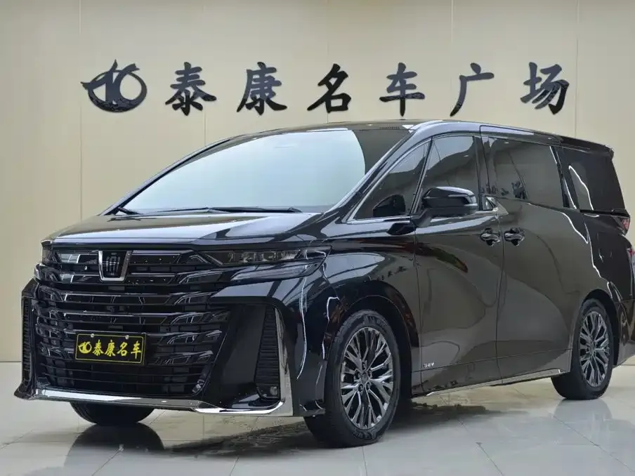 Toyota Vellfire — фото 1