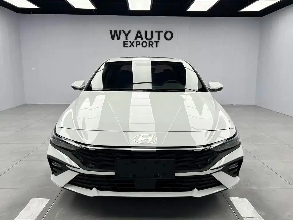 Hyundai Elantra — фото 2