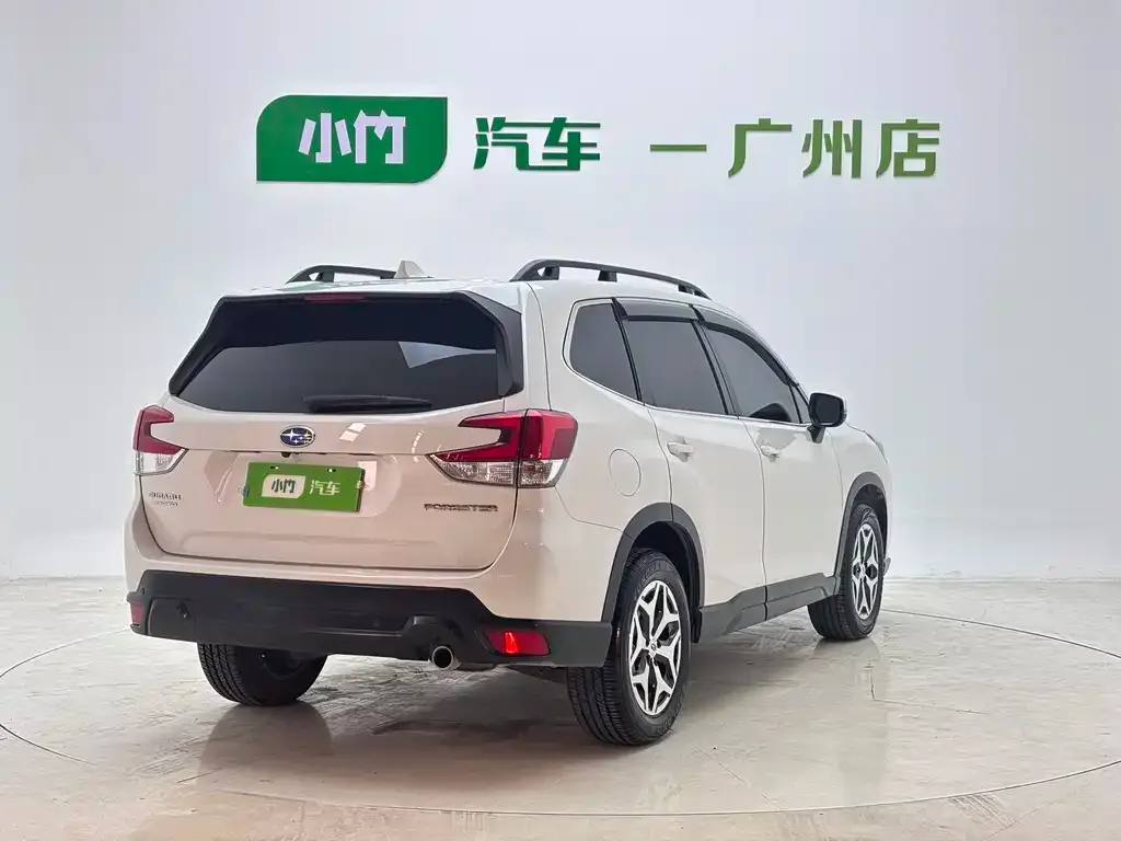 Subaru Forester — фото 10