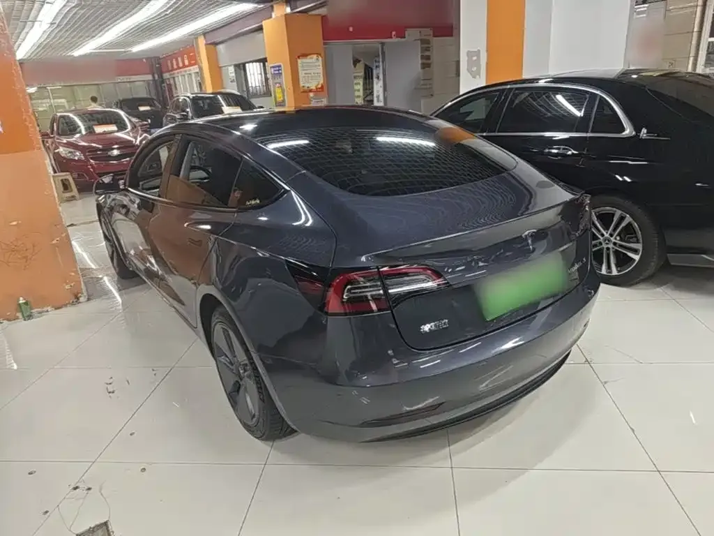 Tesla Model 3 — фото 2