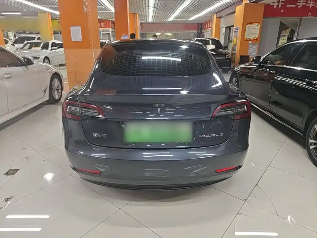 Tesla Model 3 — фото 9