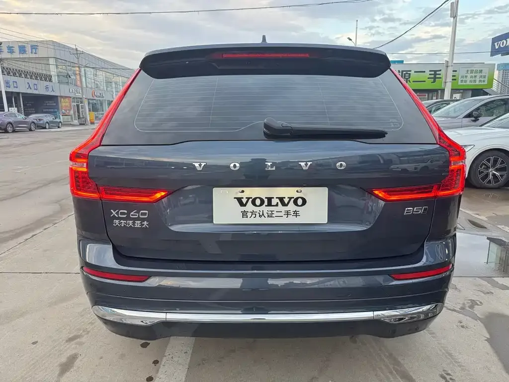 Volvo XC60 — фото 9