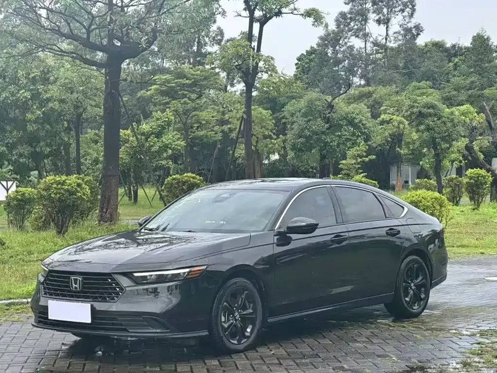 Honda Accord — фото 1