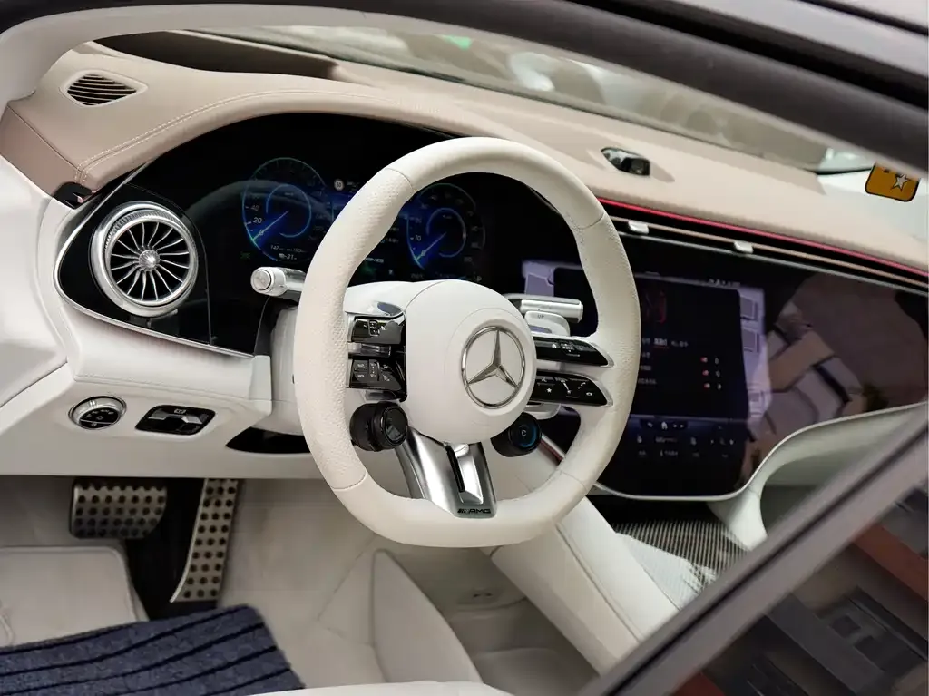 Mercedes-Benz EQS AMG — фото 5