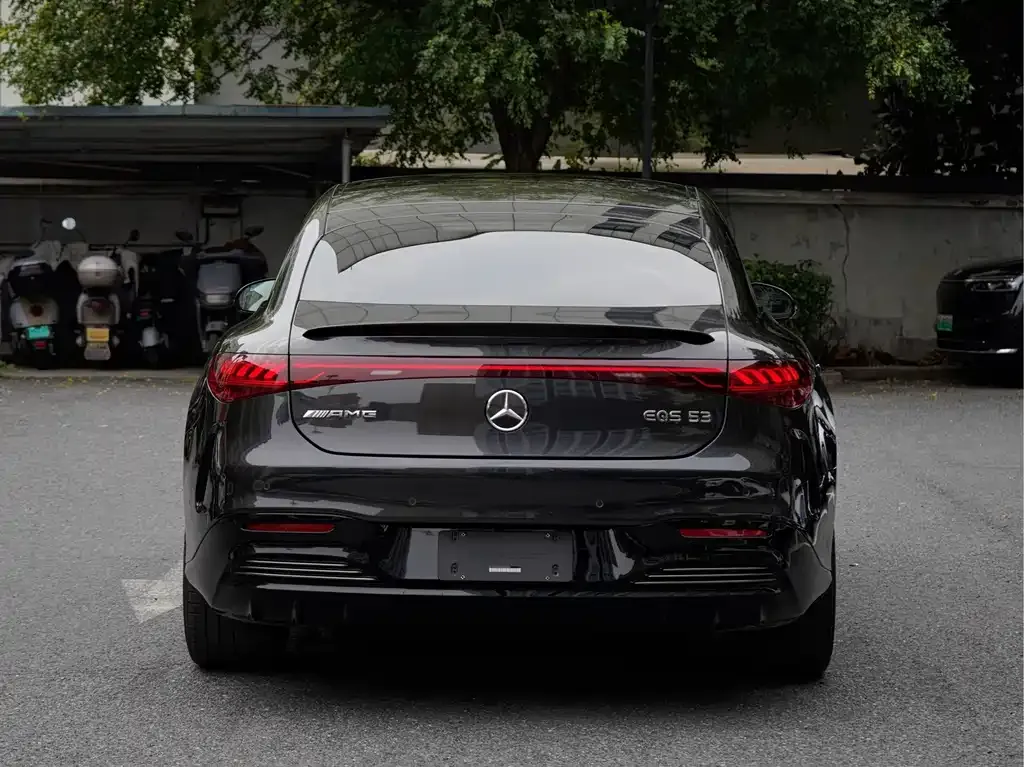 Mercedes-Benz EQS AMG — фото 3