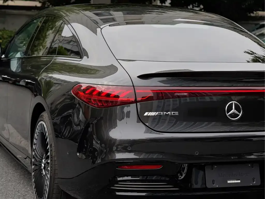 Mercedes-Benz EQS AMG — фото 6