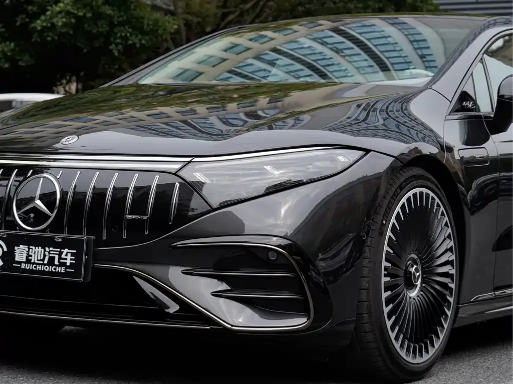 Mercedes-Benz EQS AMG — фото 7
