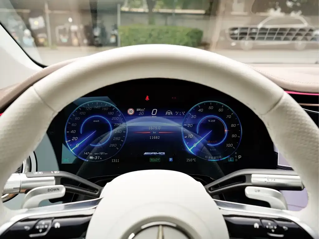 Mercedes-Benz EQS AMG — фото 2
