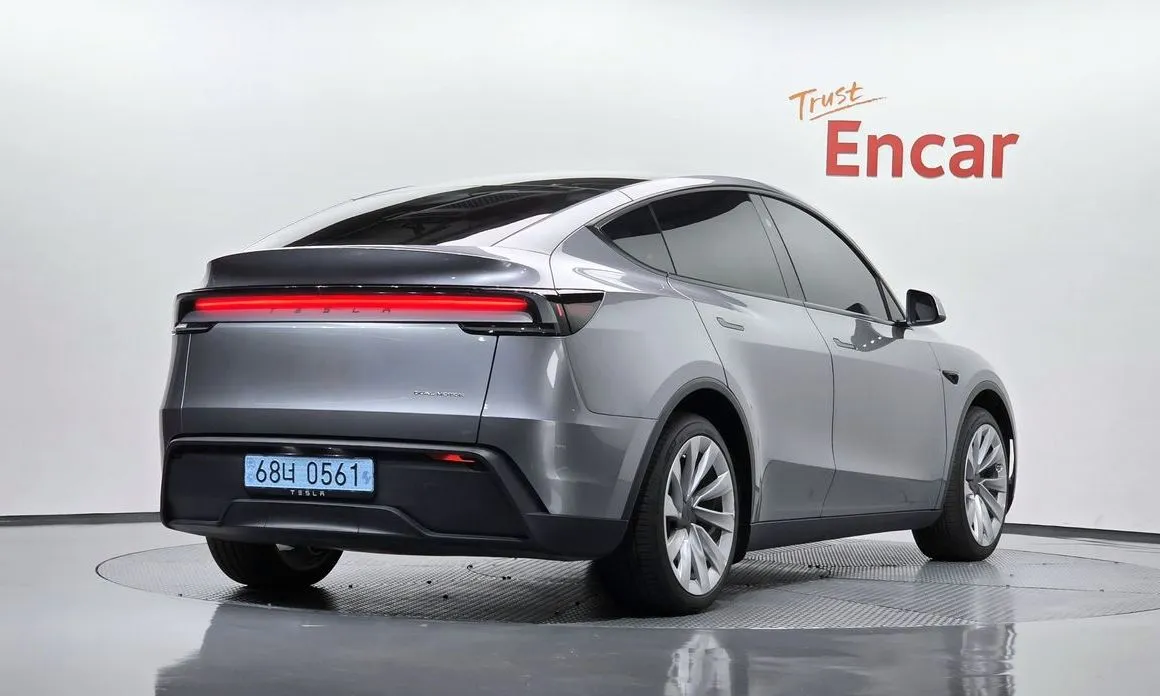 Tesla Model Y — фото 4