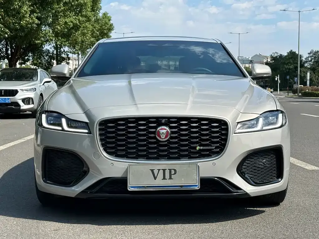 Jaguar XFL — фото 2