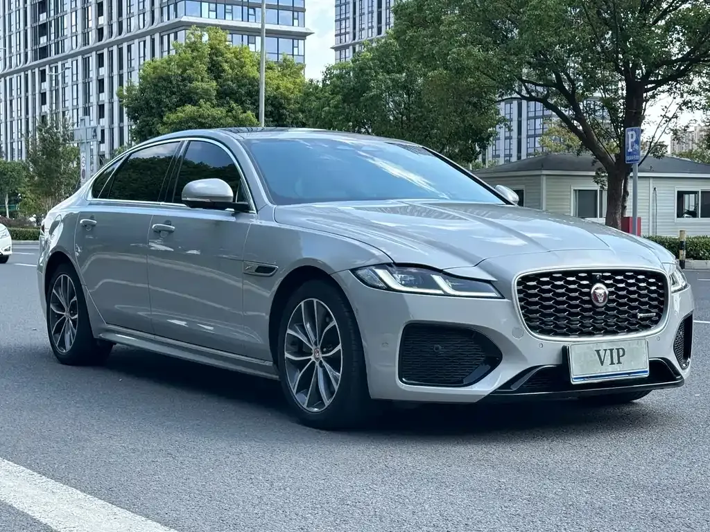 Jaguar XFL — фото 10
