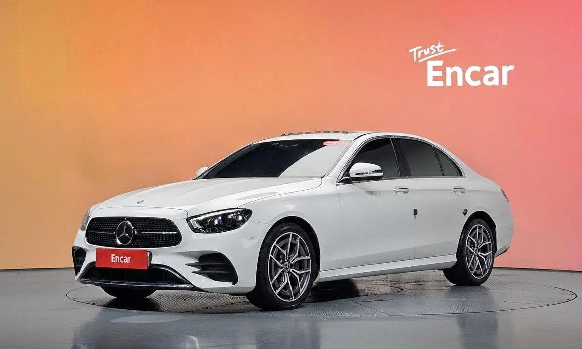 Mercedes-Benz E-Class — фото 1