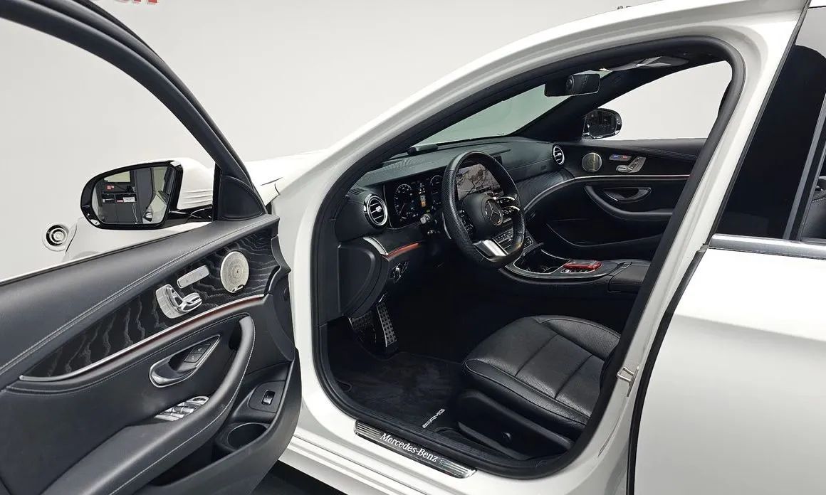 Mercedes-Benz E-Class — фото 10