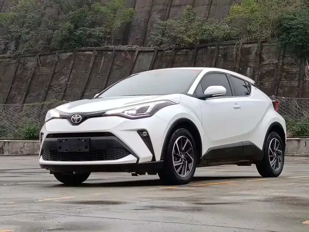 Toyota C-HR — фото 1