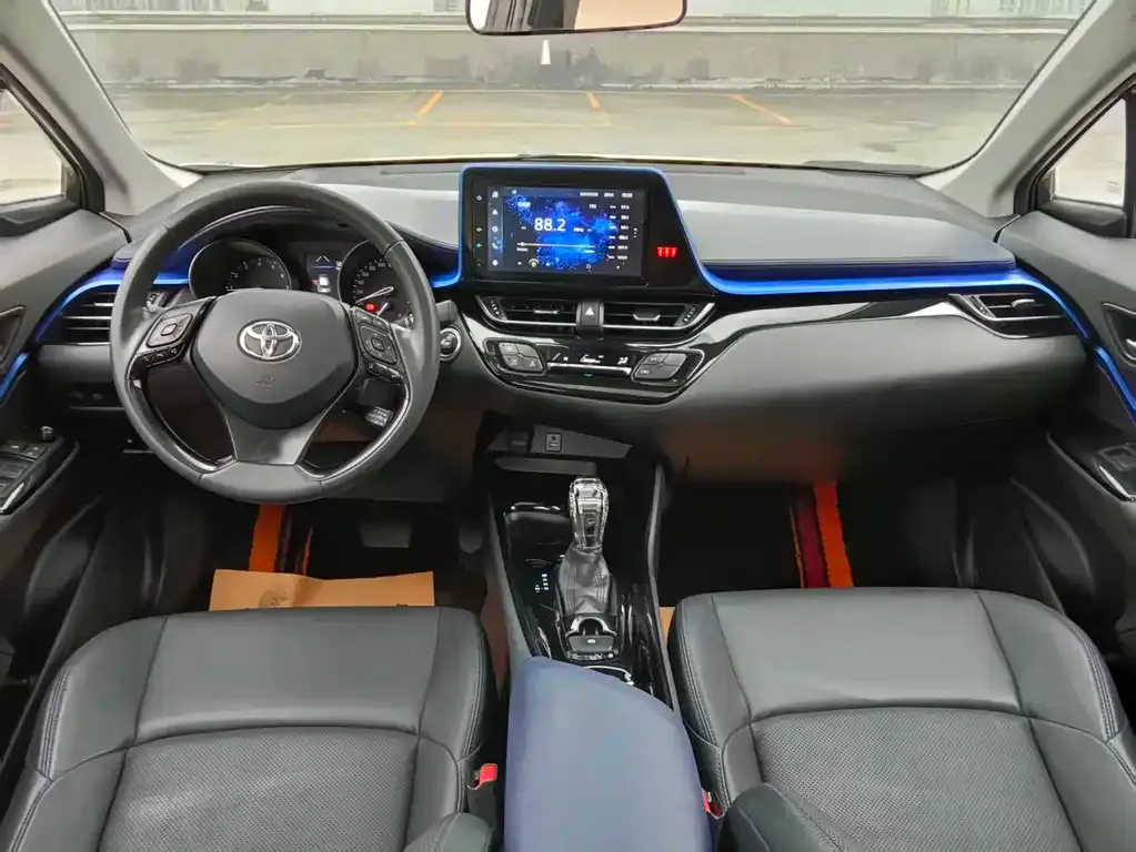 Toyota C-HR — фото 4