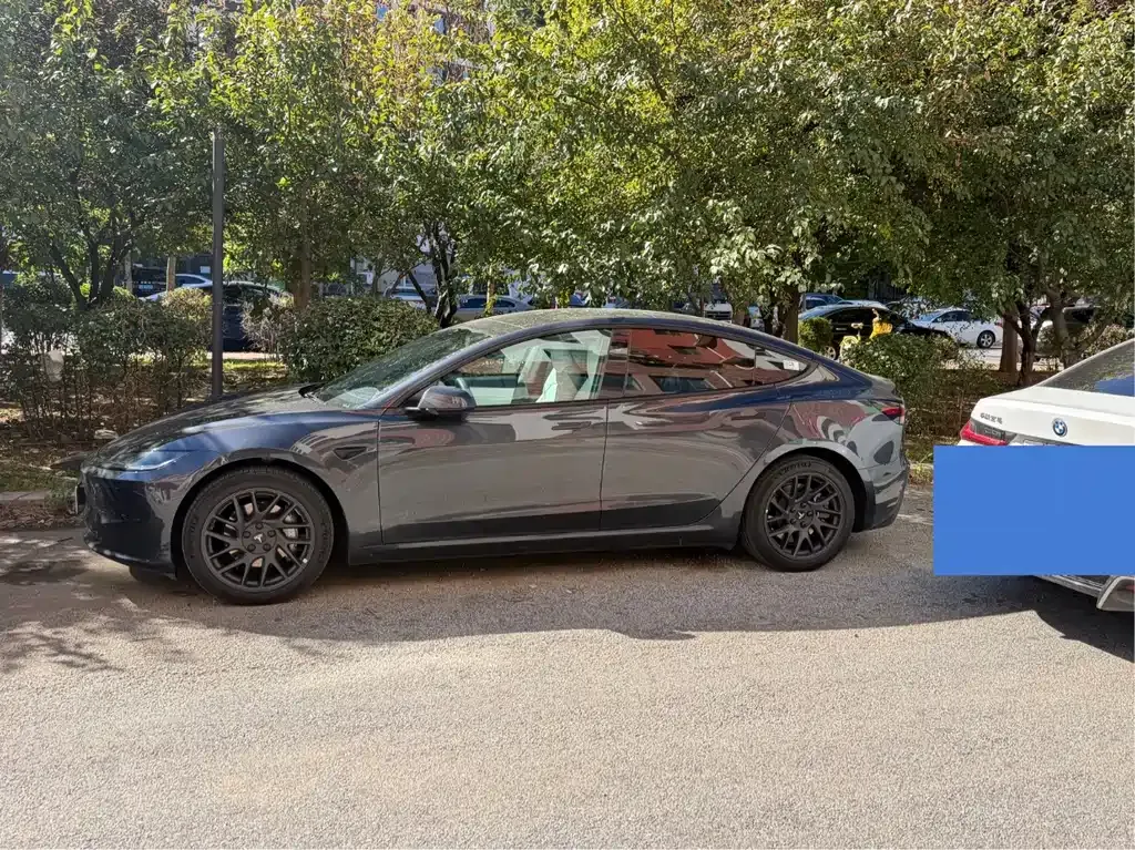 Tesla Model 3 — фото 10