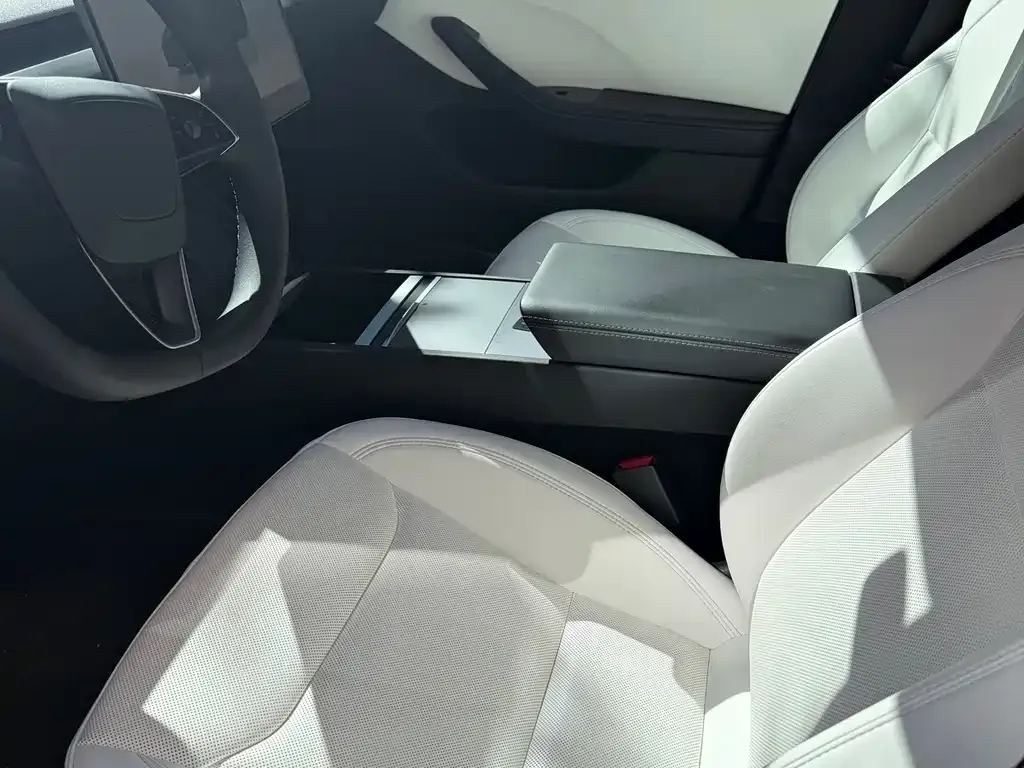 Tesla Model 3 — фото 9