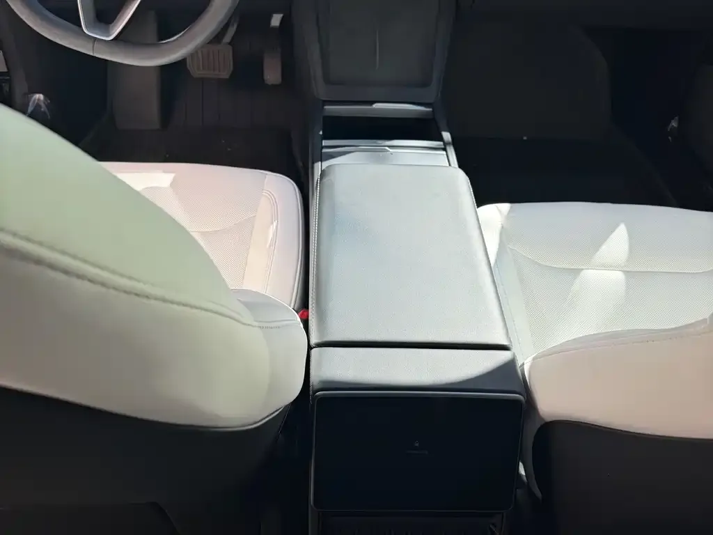Tesla Model 3 — фото 2