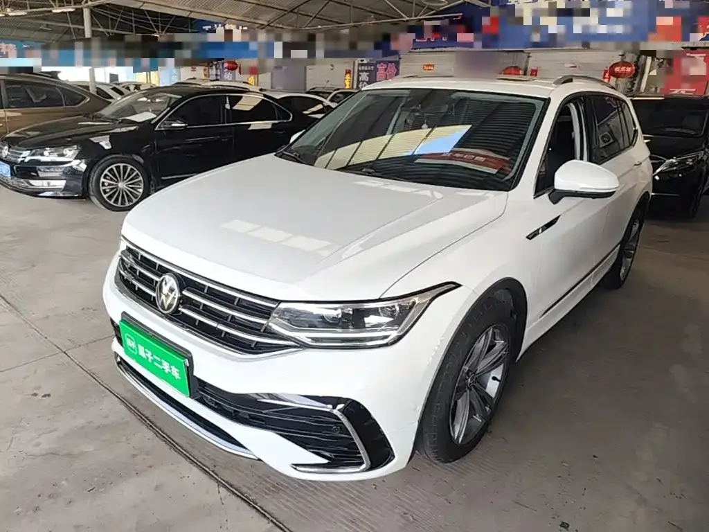 Volkswagen Tiguan L — фото 4