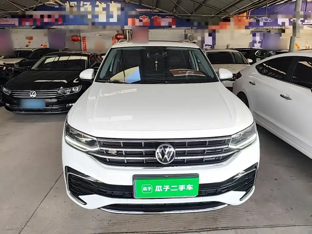 Volkswagen Tiguan L — фото 8