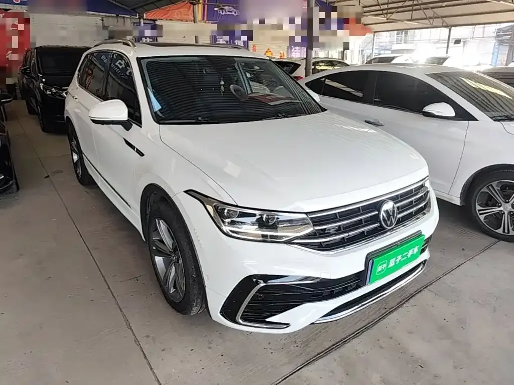 Volkswagen Tiguan L — фото 9