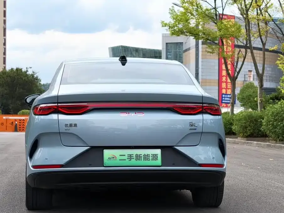 BYD Qin L — фото 8