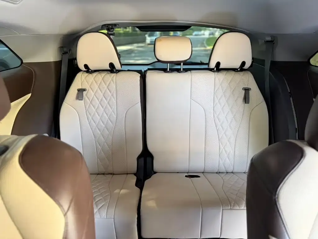 Toyota Sienna — фото 3